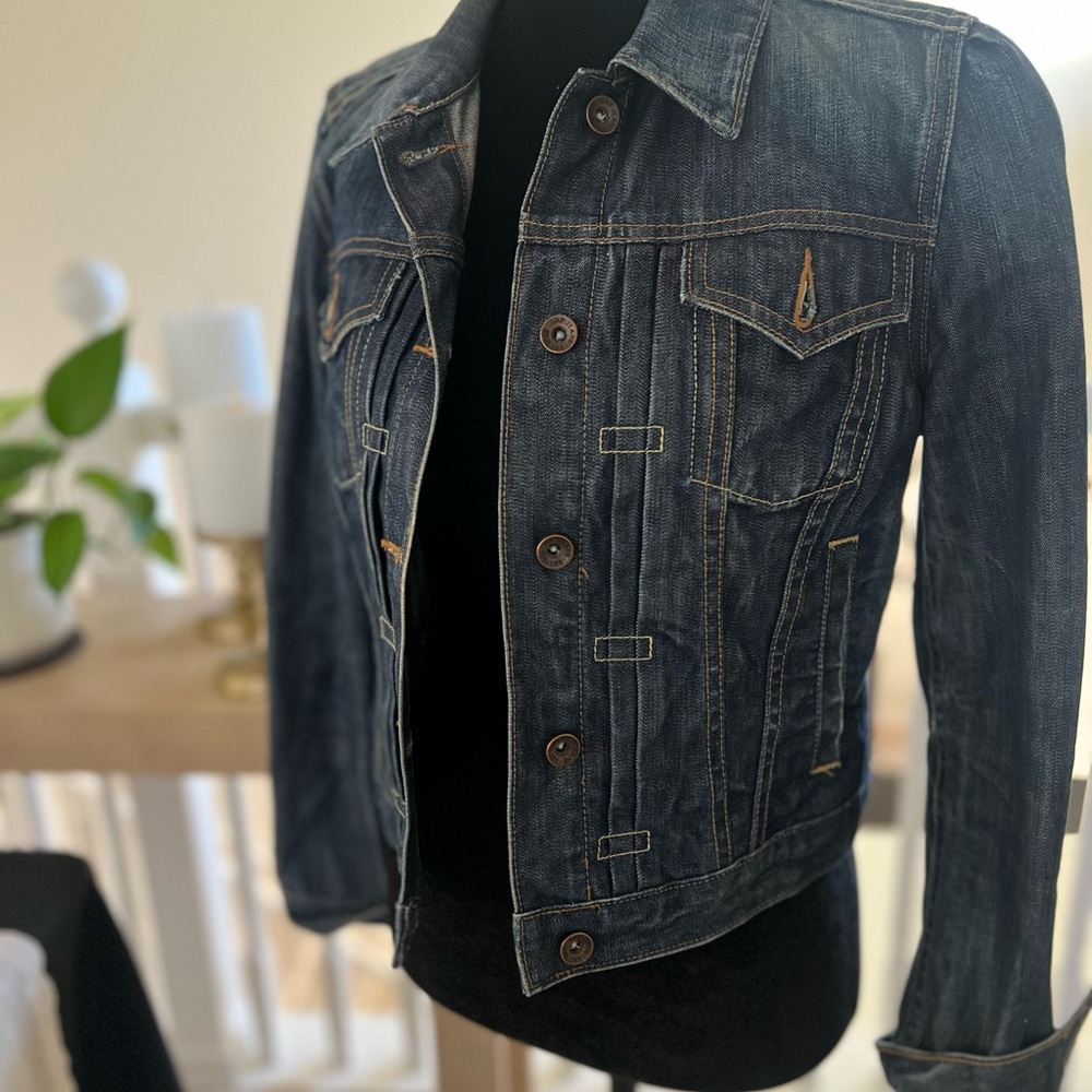 Women’s 1969 Classic Denim Jacket – Medium Wash
